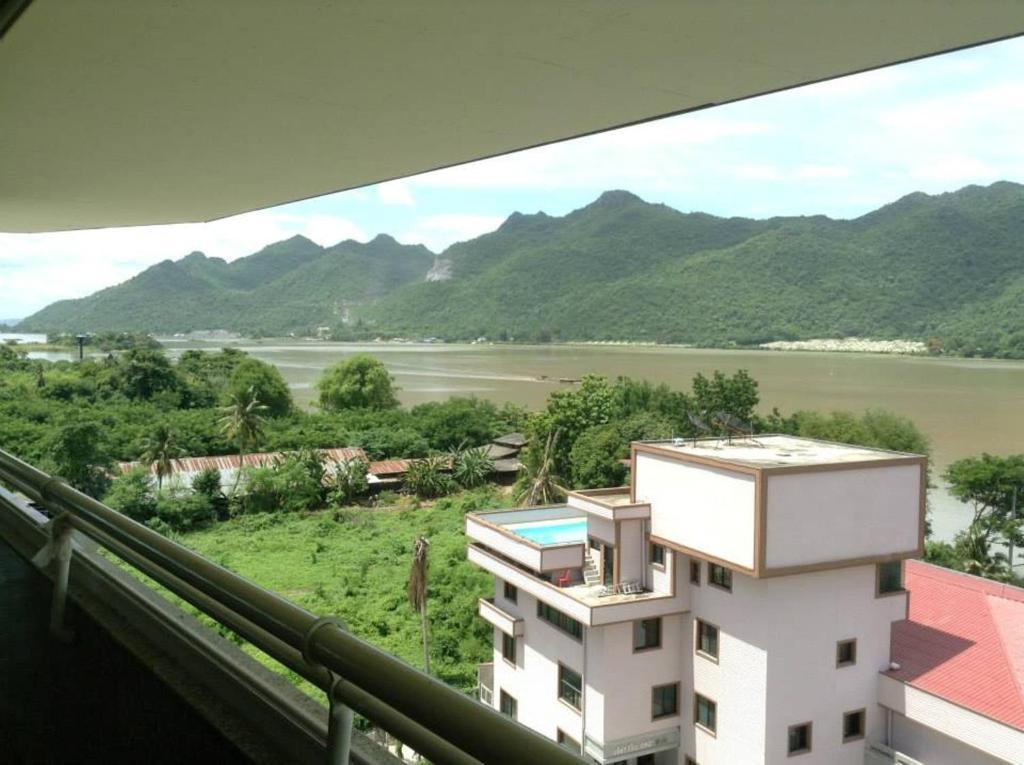 Hotel Kan Kanchanaburi Extérieur photo