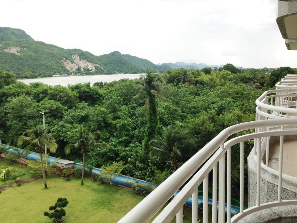 Hotel Kan Kanchanaburi Chambre photo
