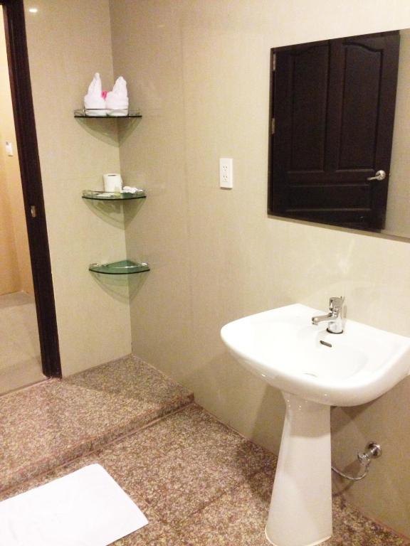 Hotel Kan Kanchanaburi Chambre photo