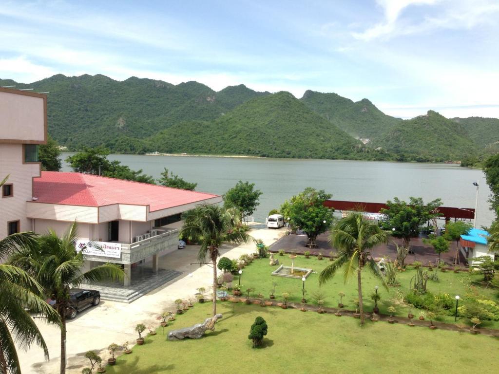 Hotel Kan Kanchanaburi Extérieur photo